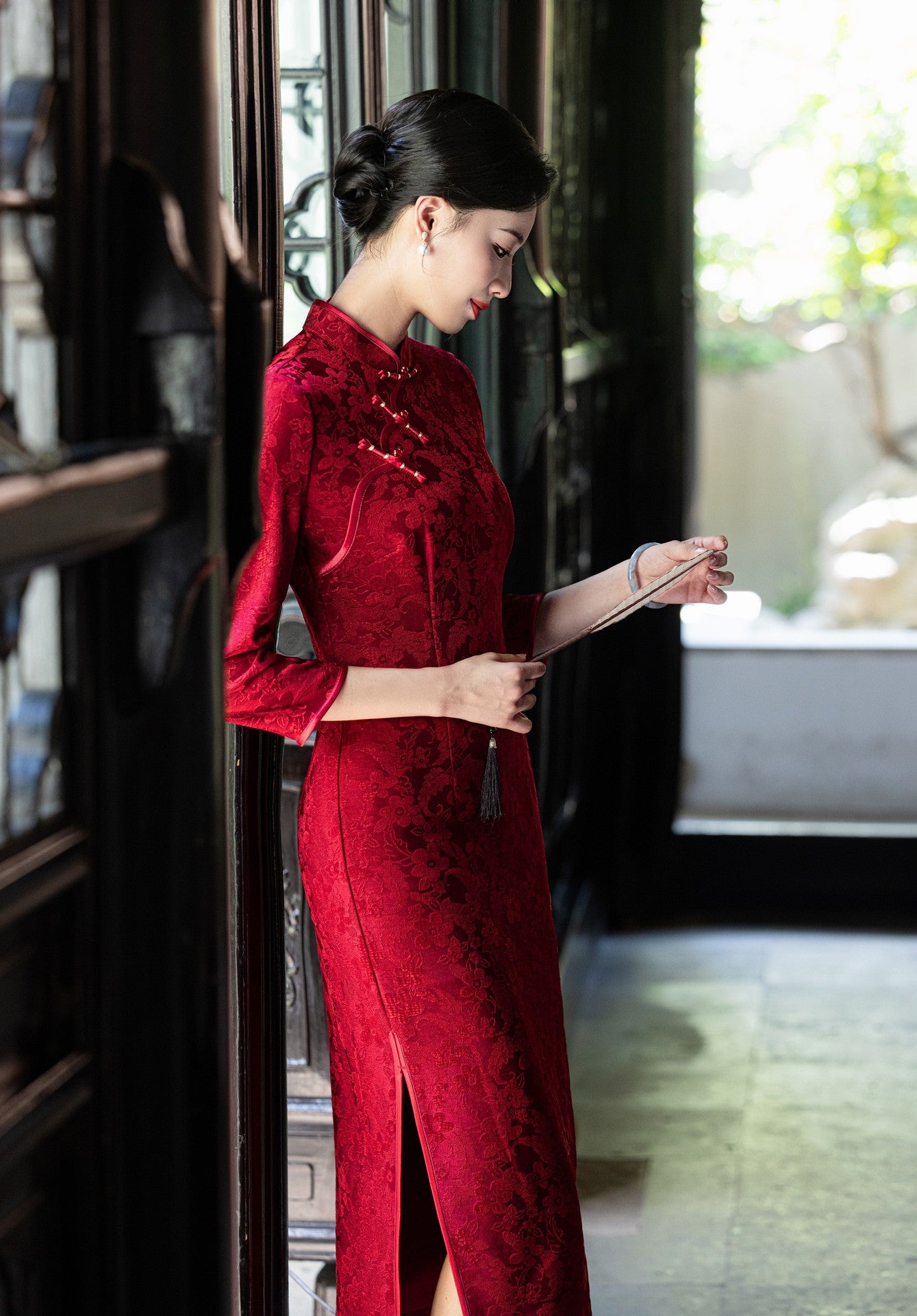 Elegant Red Long Sleeve Qipao – Autumn Wedding Event Dress