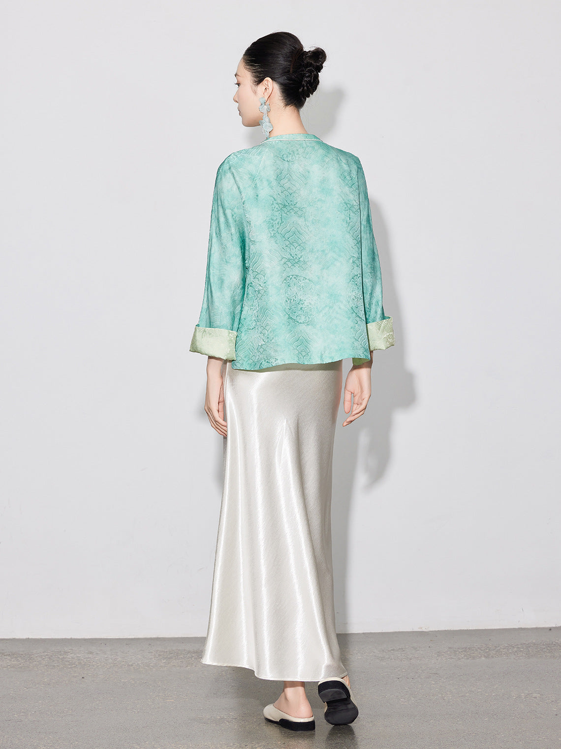 Chic High-End Diagonal Cut Satin Mermaid Skirt