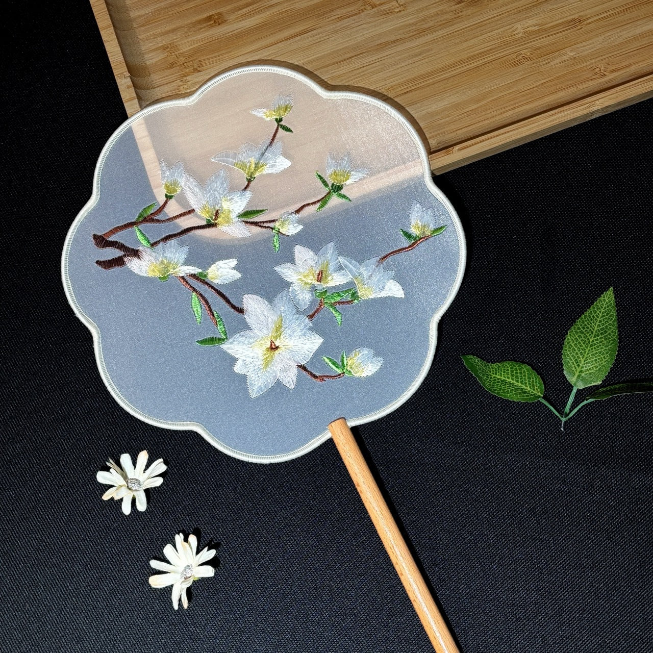 Suzhou Embroidered Round Fan — Hanfu Accessory for Women