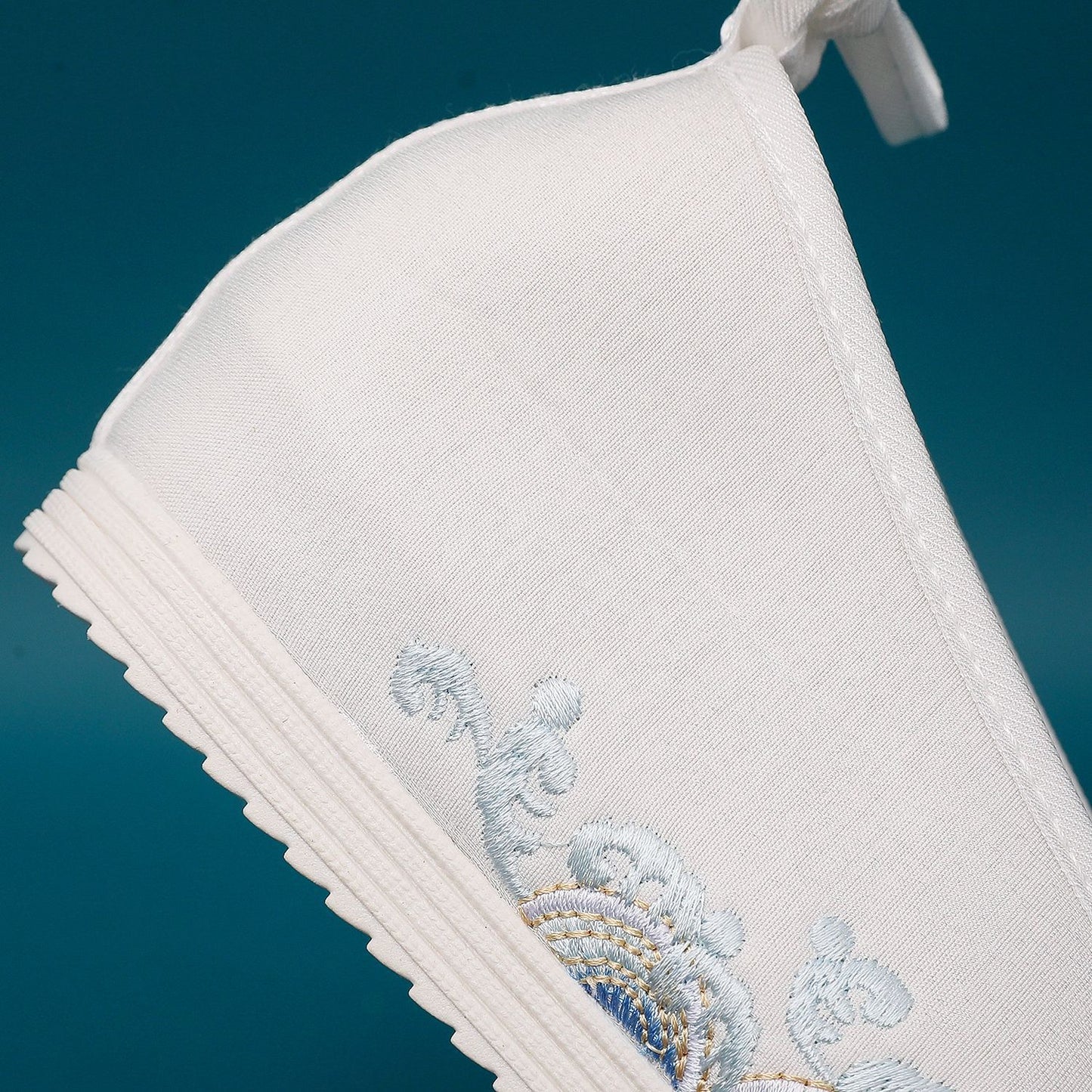 Women’s Hanfu Shoes 2026 — Embroidered Spring Heels with Inner Height Lift