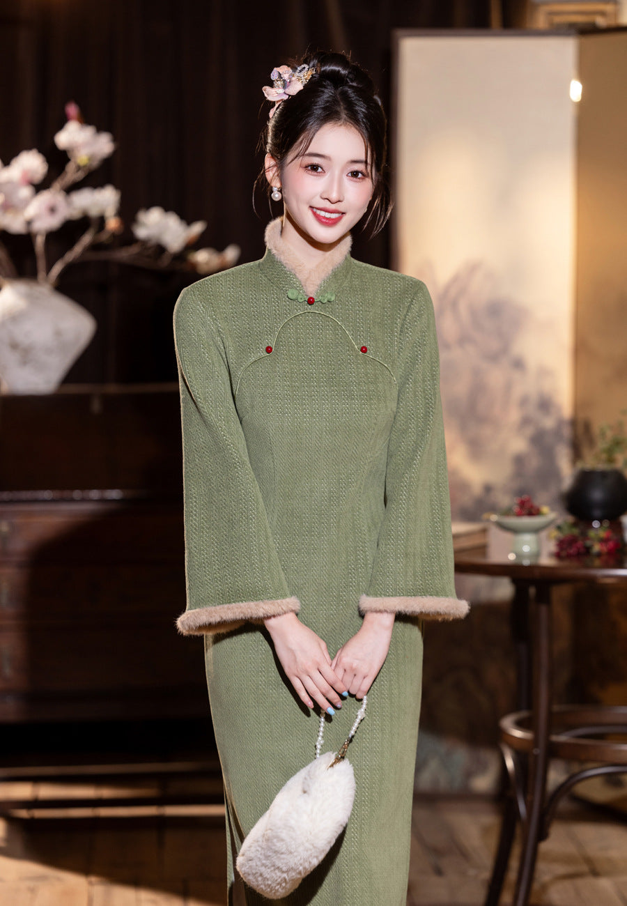 2025 Improved Green Cheongsam – Elegant Warm National Style