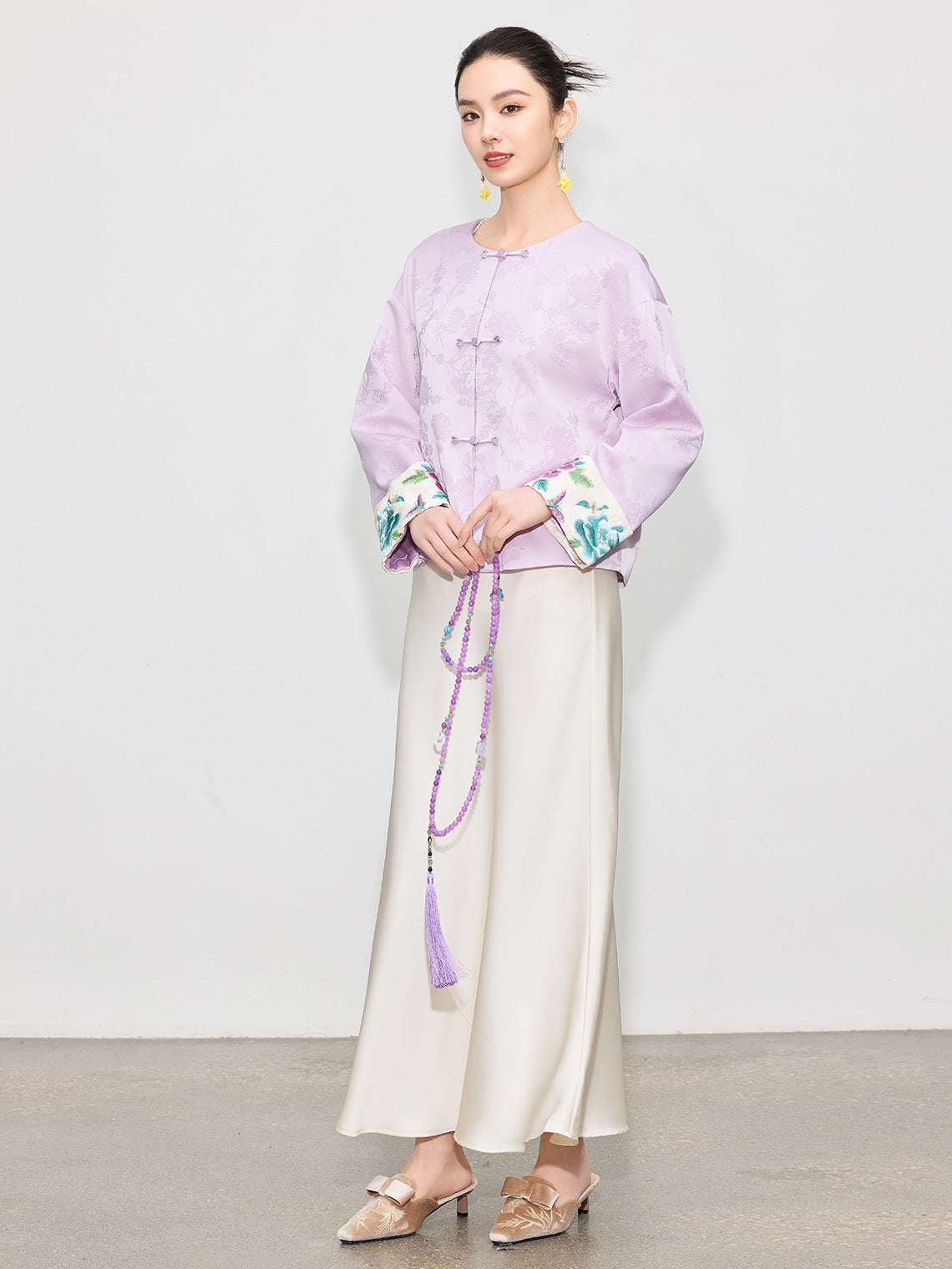 Spring Retro Embroidered Loose Slimming Jacket for Women