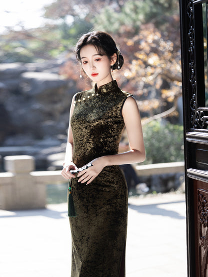 New Chinese Style Black Velvet Cheongsam – Slim Fit Dress