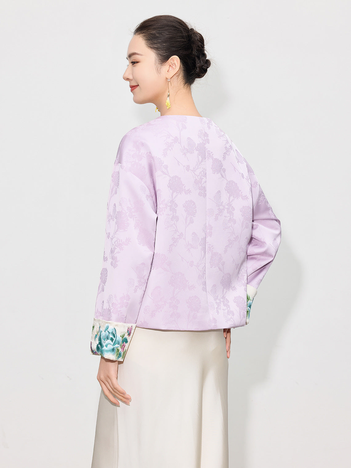 Spring Retro Embroidered Loose Slimming Jacket for Women