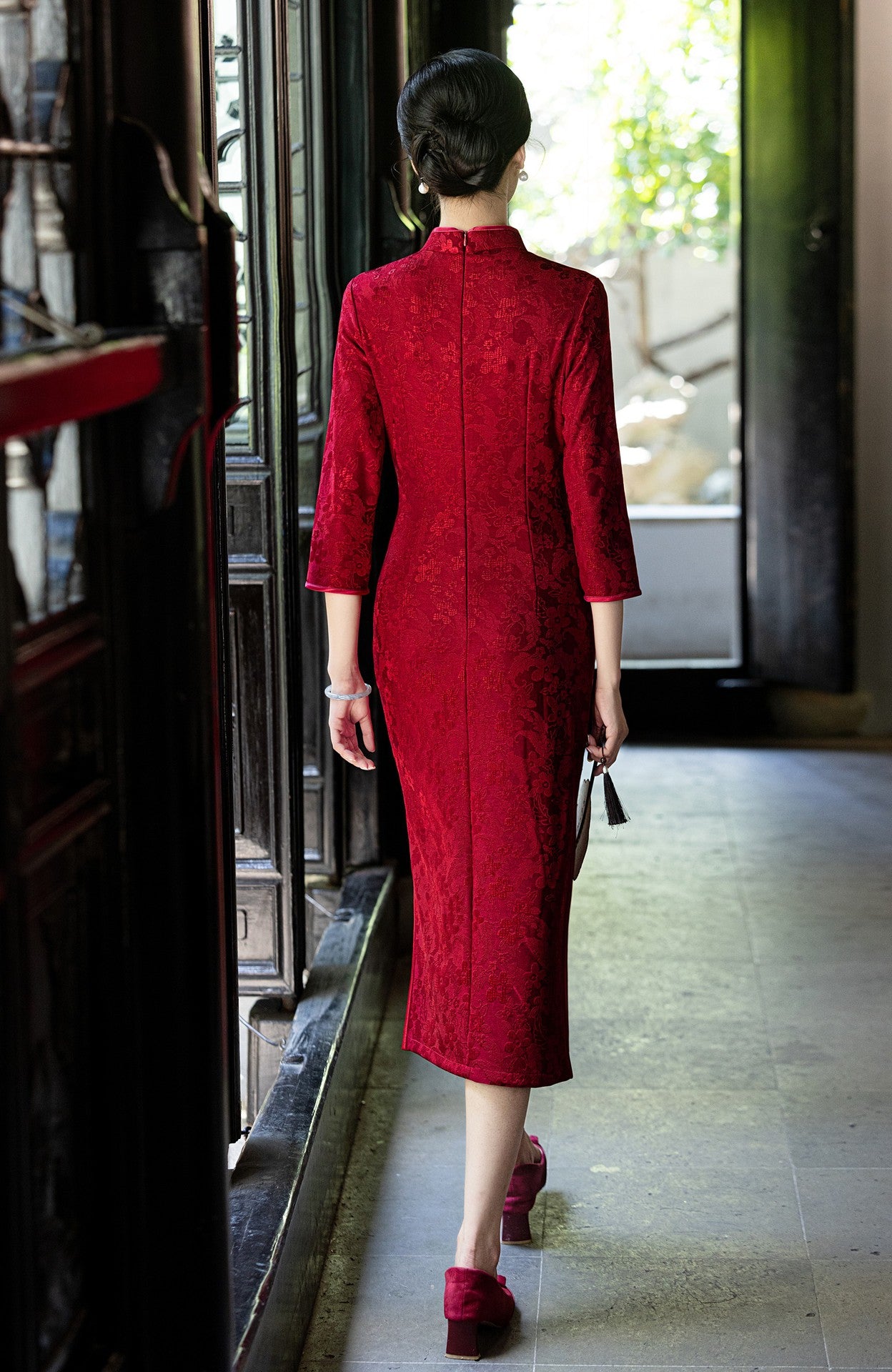 Elegant Red Long Sleeve Qipao – Autumn Wedding Event Dress