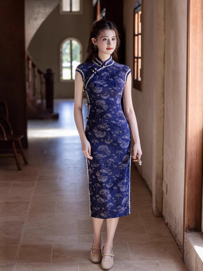 Retro Sleeveless Flocked Cheongsam – 2025 Autumn Long Dress