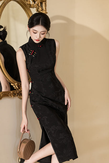 Improved Chinese Sleeveless Cheongsam – Elegant Autumn Fashion