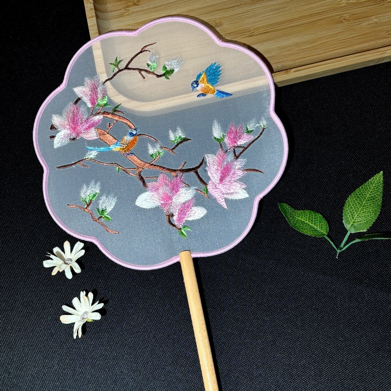 Suzhou Embroidered Round Fan — Hanfu Accessory for Women