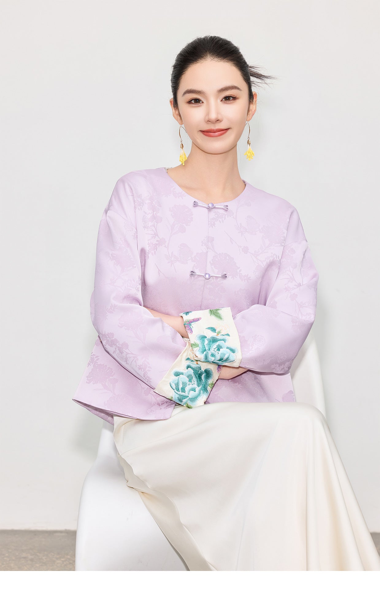 Spring Retro Embroidered Loose Slimming Jacket for Women