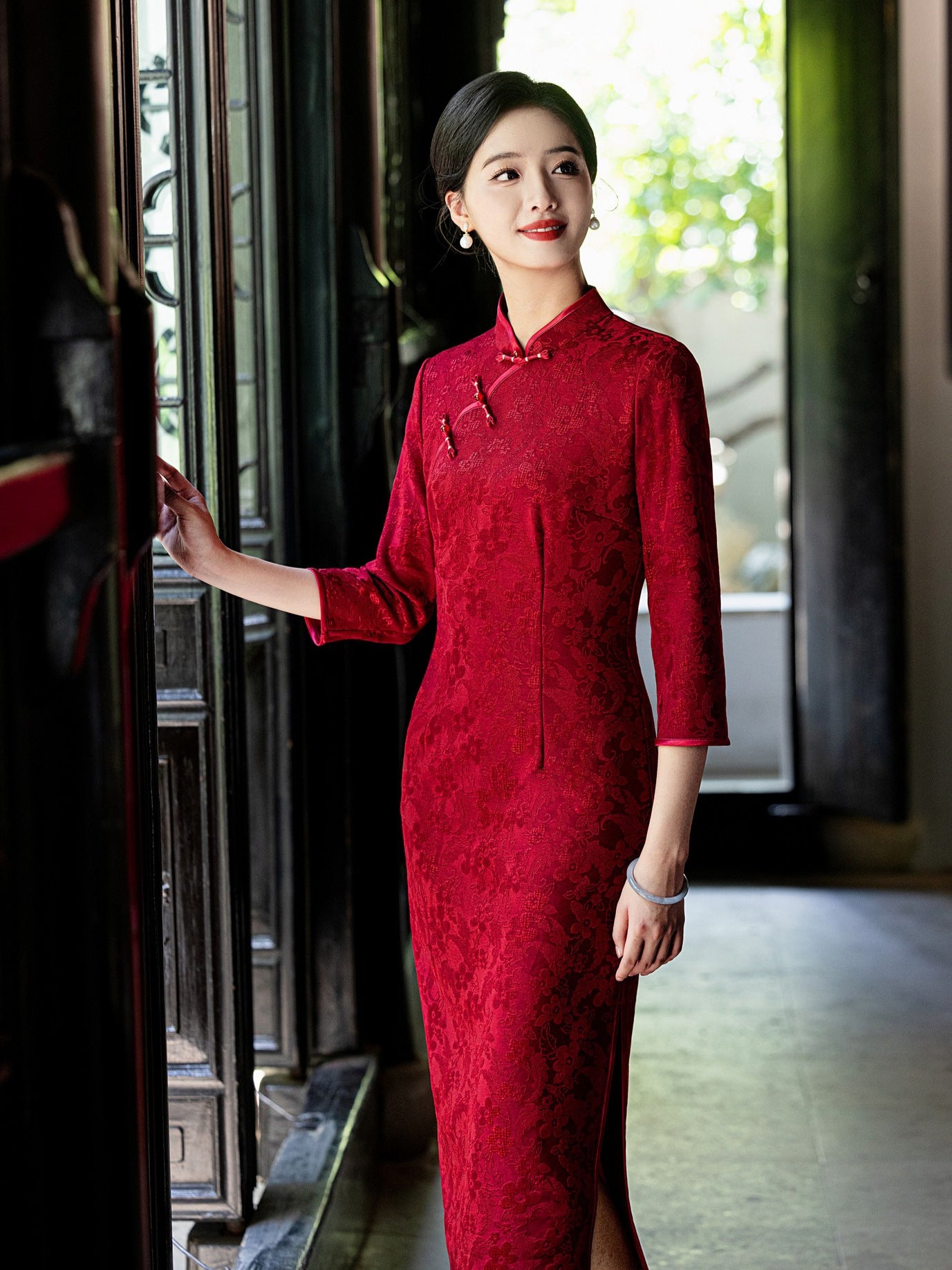 Elegant Red Long Sleeve Qipao – Autumn Wedding Event Dress