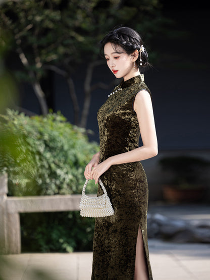 New Chinese Style Black Velvet Cheongsam – Slim Fit Dress
