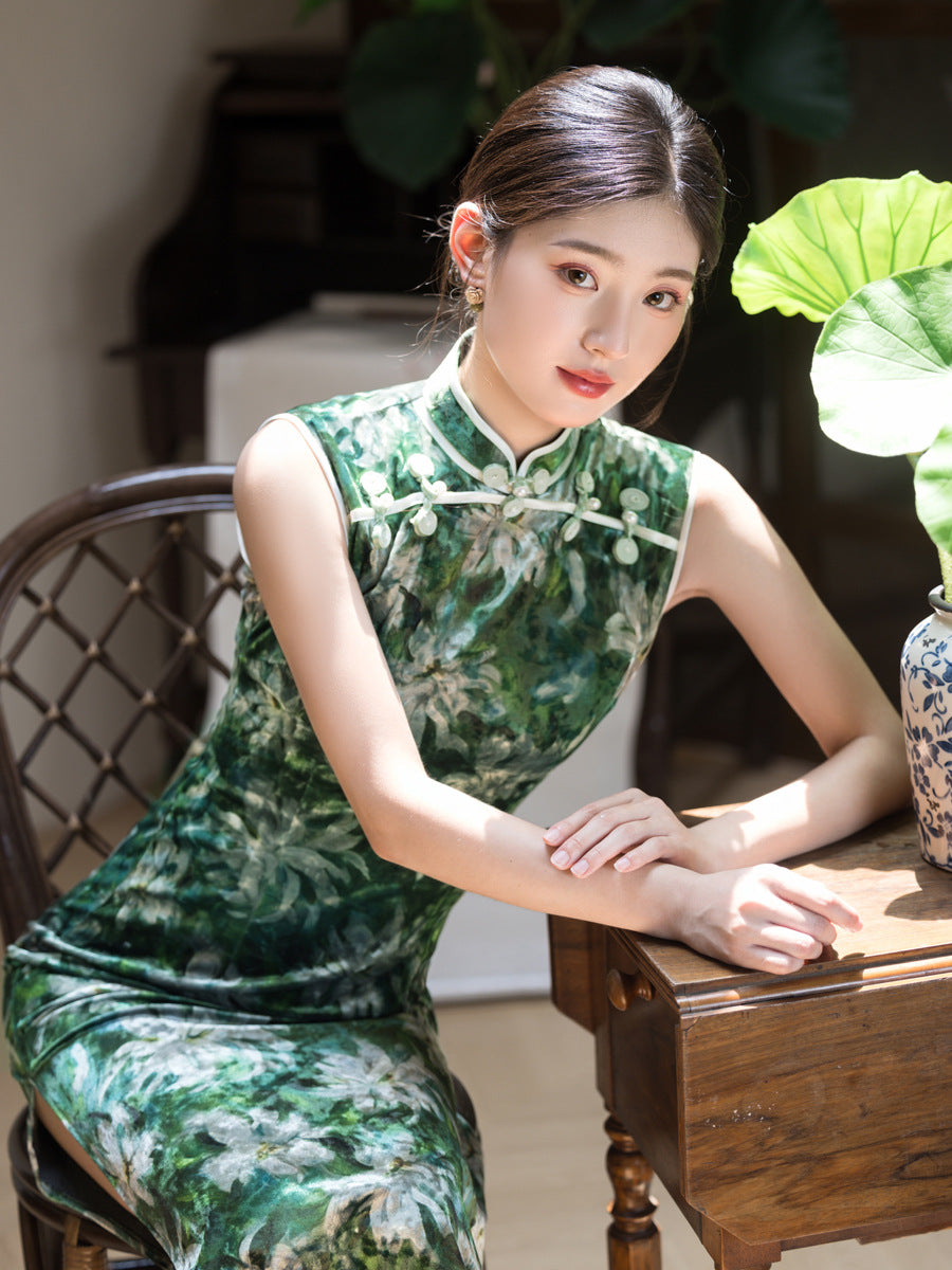 Jiangnan Retro Velvet Qipao – High-End Slim Fit Autumn Dress