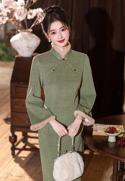 2025 Improved Green Cheongsam – Elegant Warm National Style