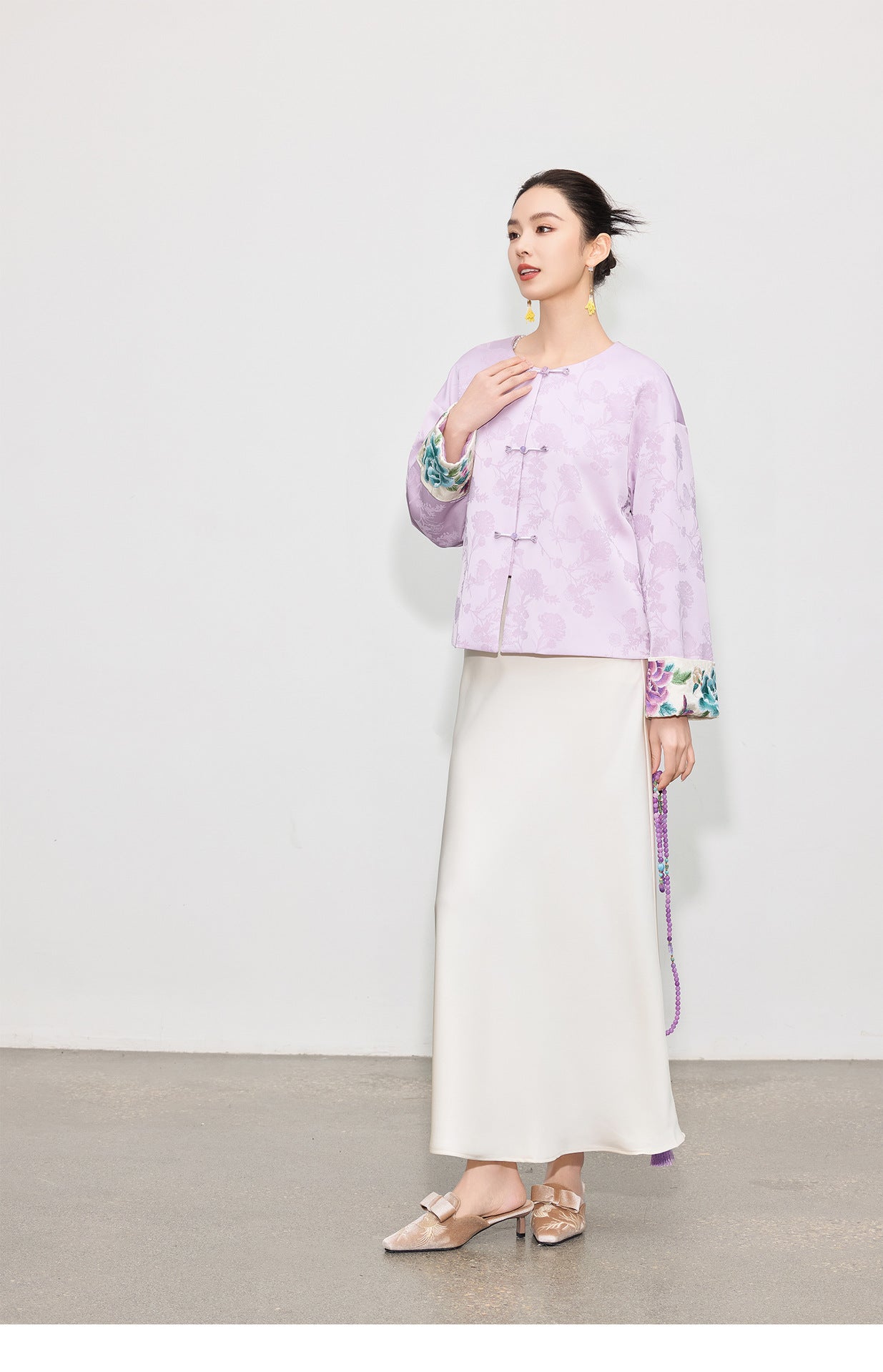 Spring Retro Embroidered Loose Slimming Jacket for Women