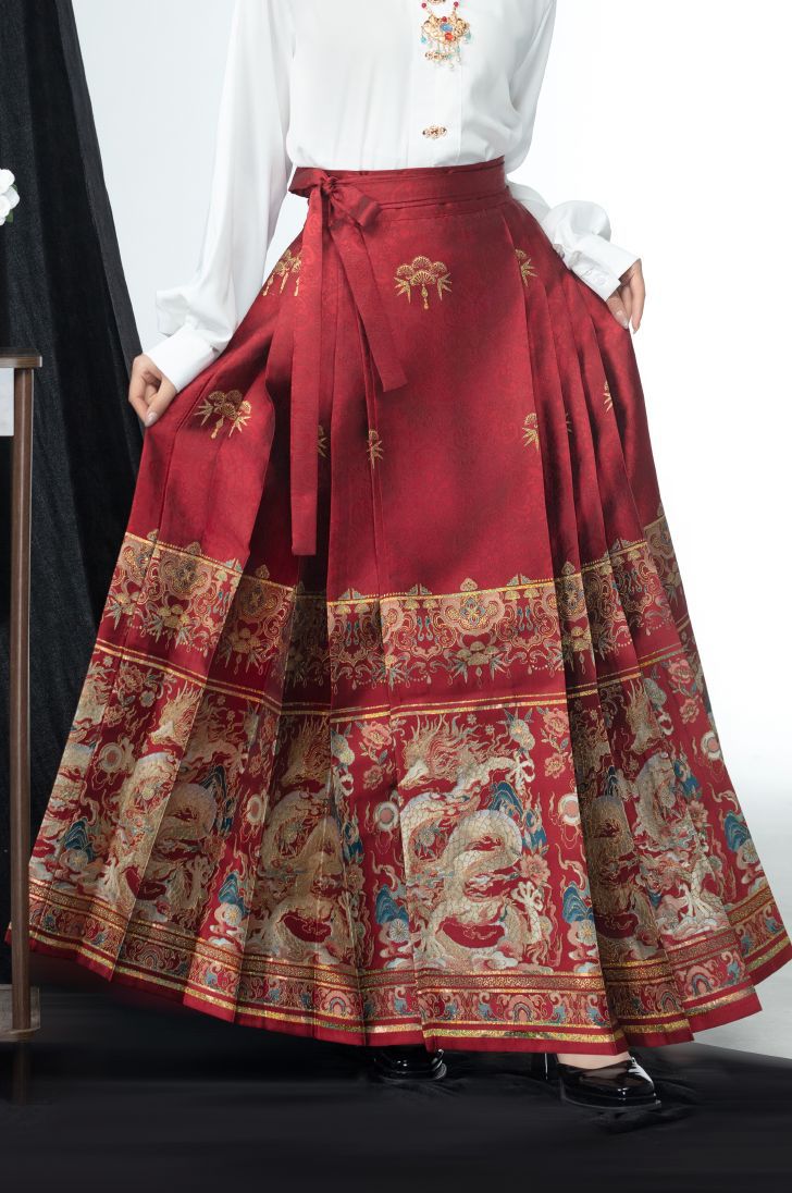 Elegant Autumn-Winter Brocade Horse-Face Skirt