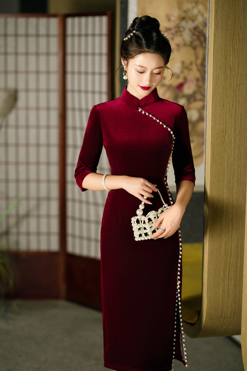 Elegant Mid-Sleeve Velvet Qipao – Burgundy Daily Dress