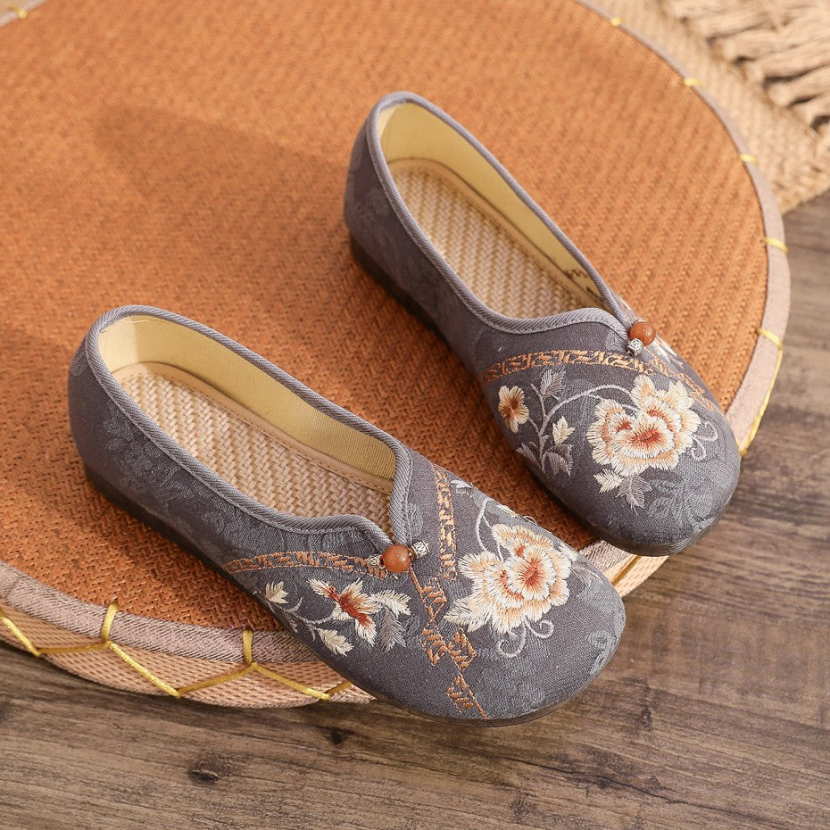 Old Beijing Style Women’s Flats — Retro Embroidered Costume Shoes