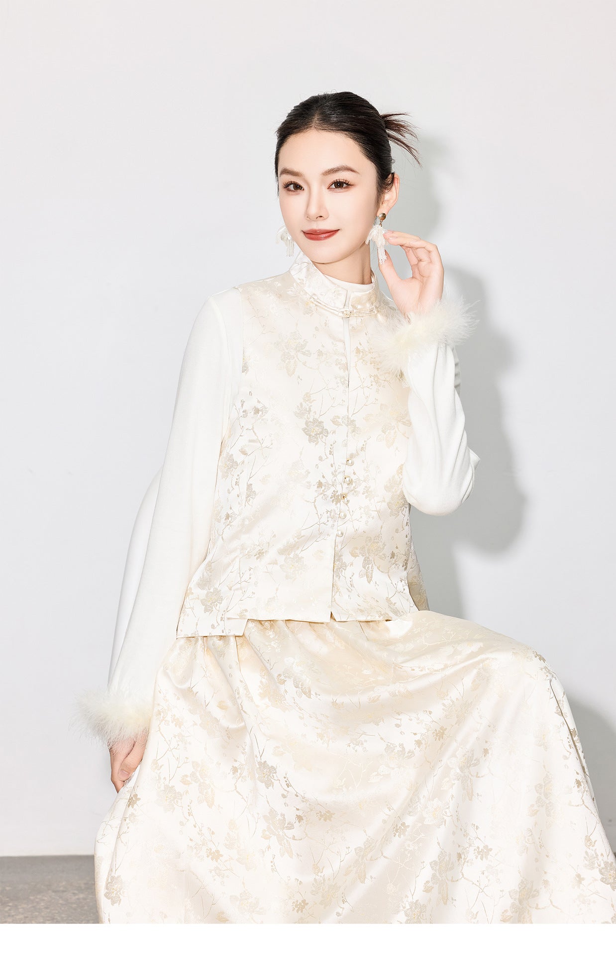 Elegant Jacquard Sleeveless Vest & A-Line Skirt Two-Piece Set