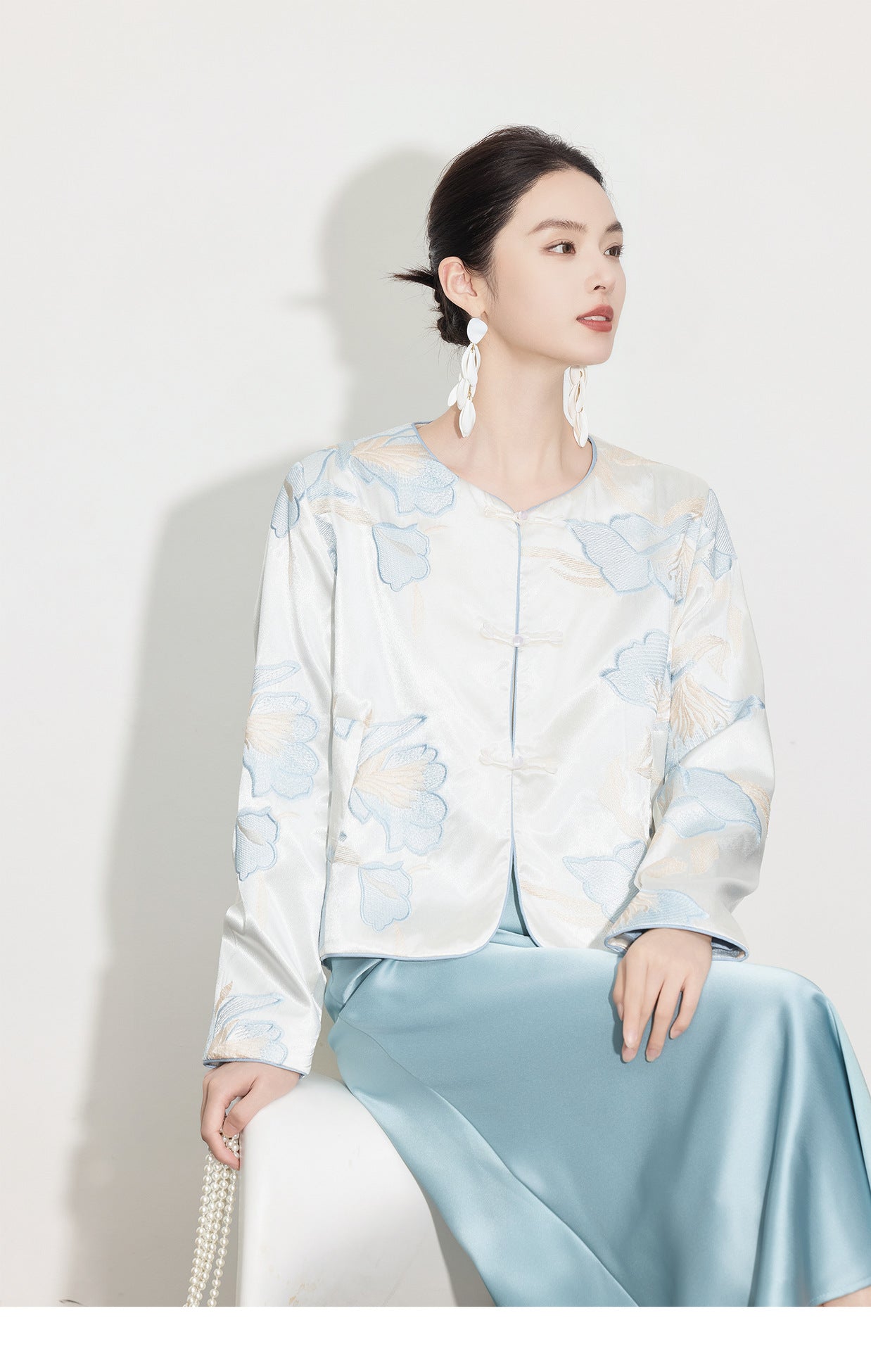 High-End Sophisticated Chinese Style Cardigan for Women