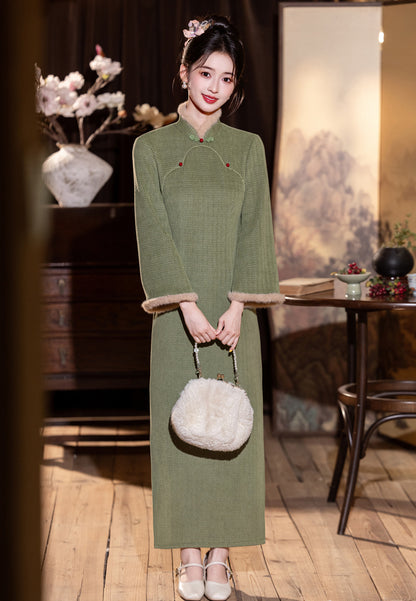 2025 Improved Green Cheongsam – Elegant Warm National Style
