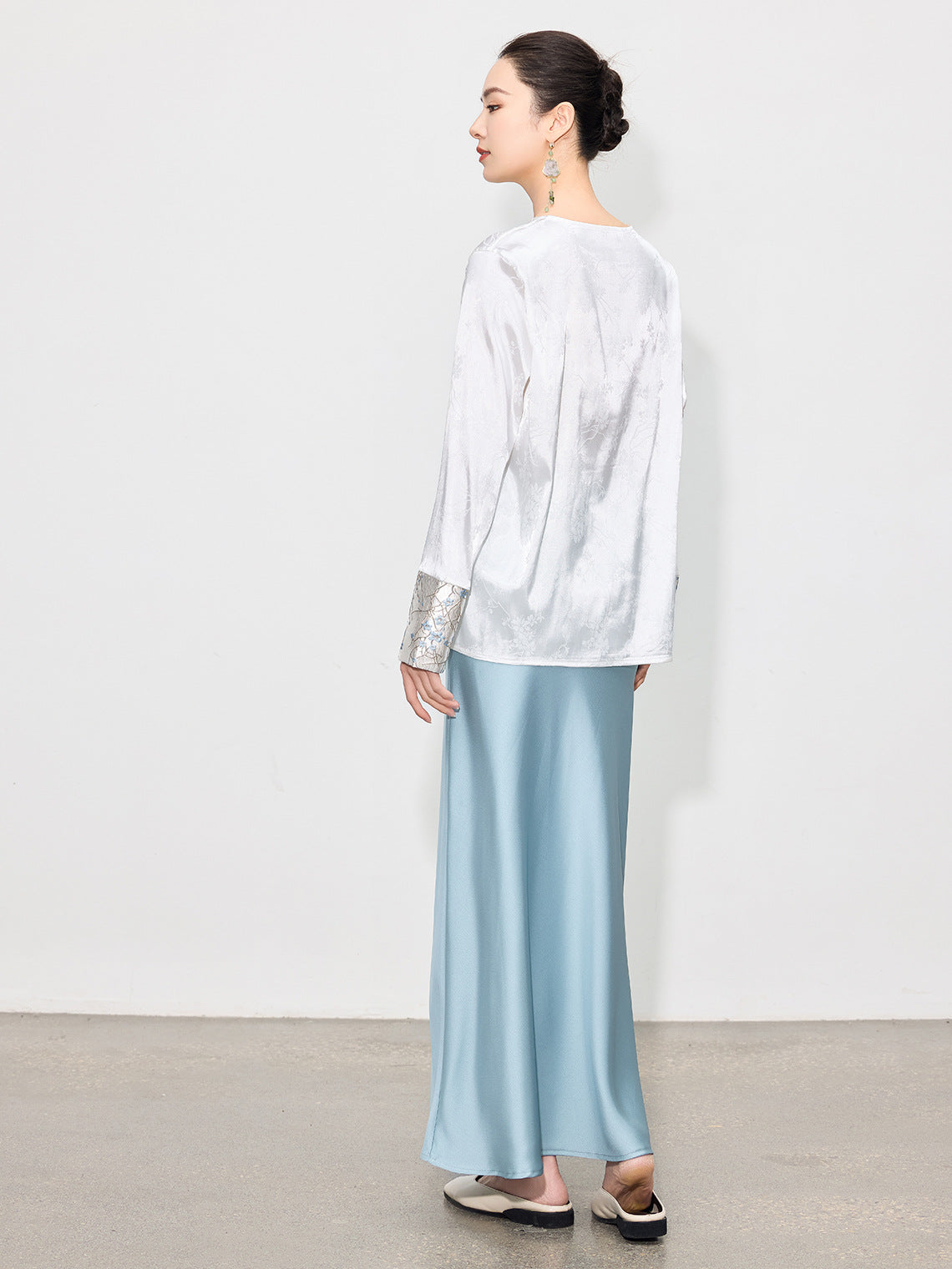 Elegant Spring Jacquard Hollow Shirt for Women