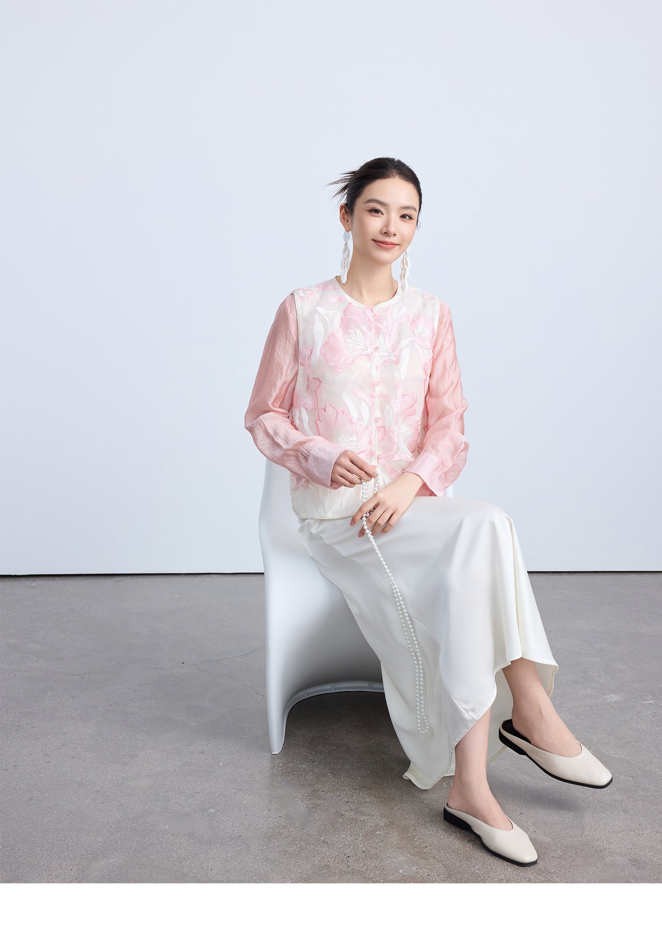 High-End Elegant Embroidered Women's Vest Top