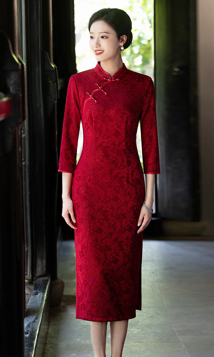 Elegant Red Long Sleeve Qipao – Autumn Wedding Event Dress