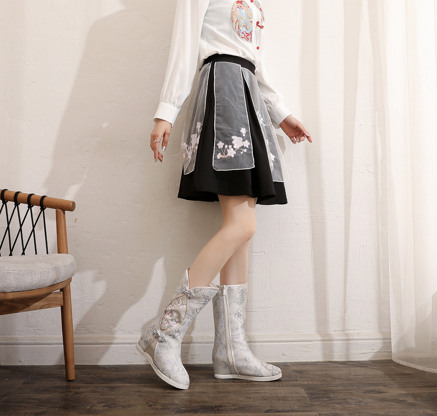 Women’s Hanfu Boots — Embroidered Ink Painting Autumn Height-Increasing Shoes