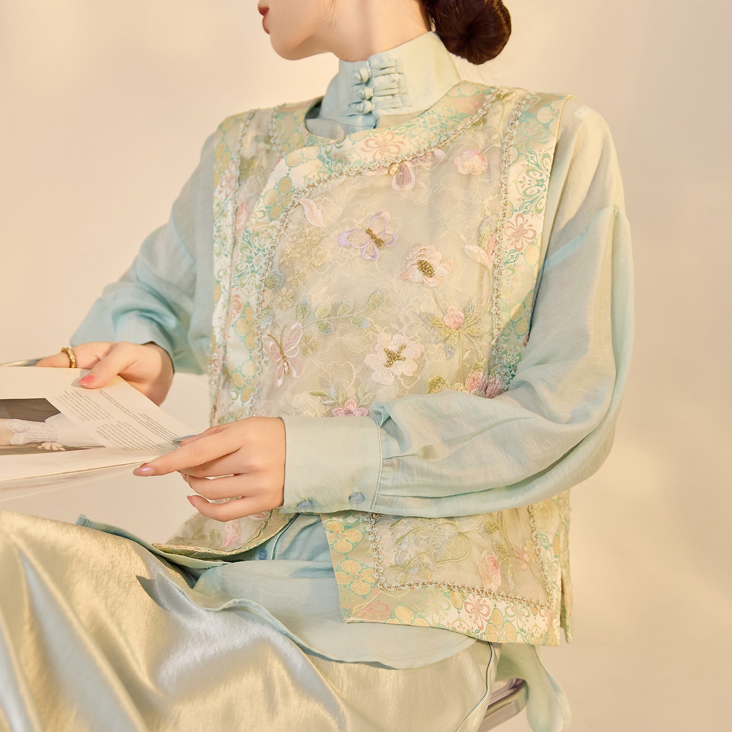 Embroidered Mulberry Silk Vest – New Chinese Style Women's Top