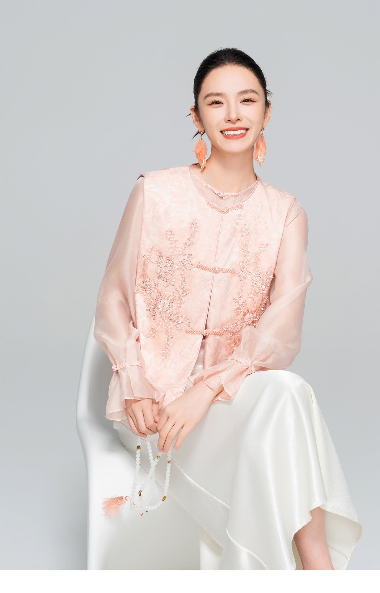 Sophisticated Sleeveless Retro Silk Vest