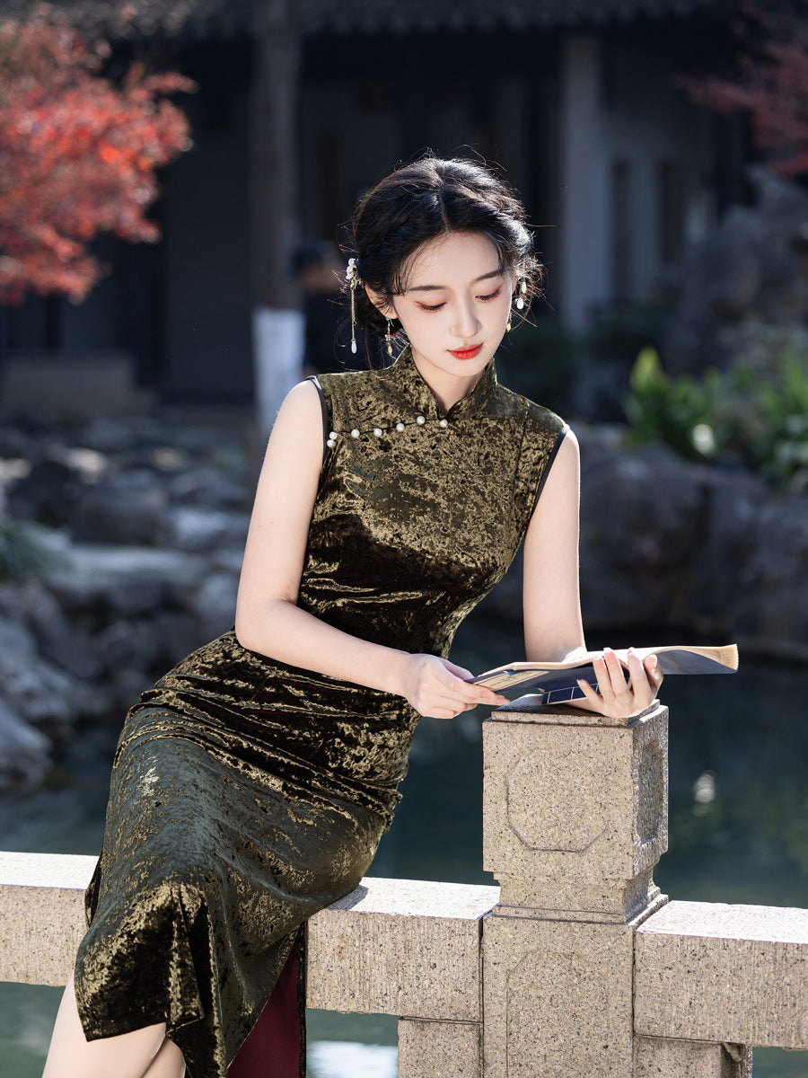 New Chinese Style Black Velvet Cheongsam – Slim Fit Dress