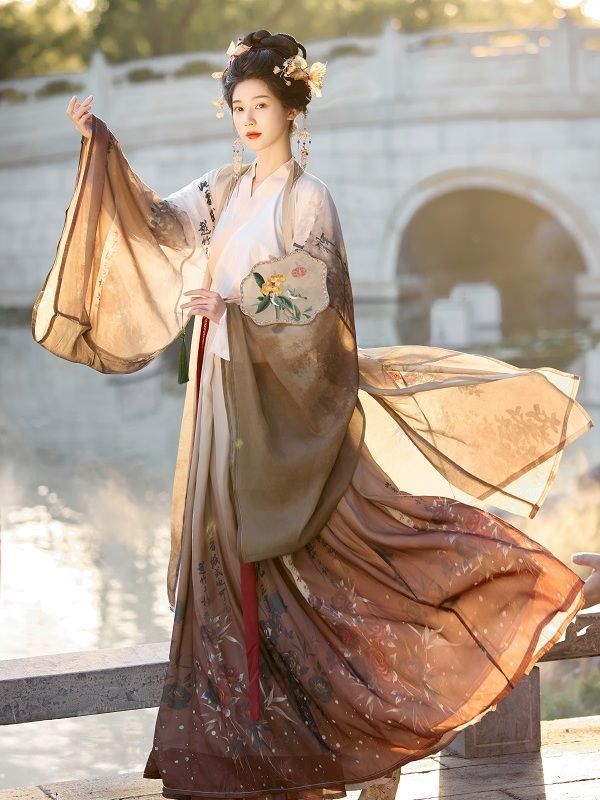 Romantic Oriental Hanfu — Male & Female Traditional Chinese Outfit