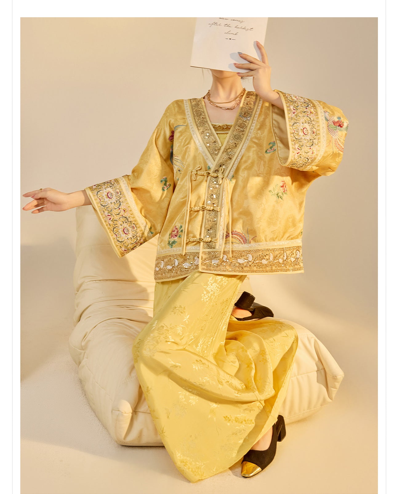 Luxury V-Neck Embroidered Jacket – Modern Chinese Style Outerwear