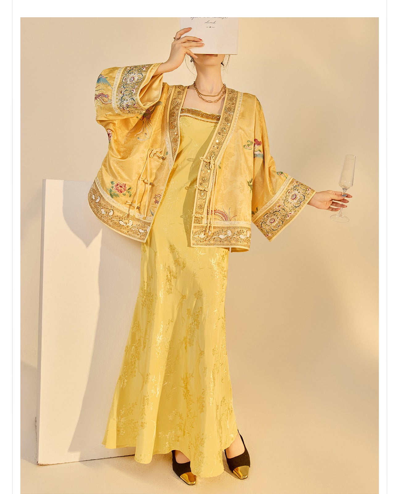 Luxury V-Neck Embroidered Jacket – Modern Chinese Style Outerwear