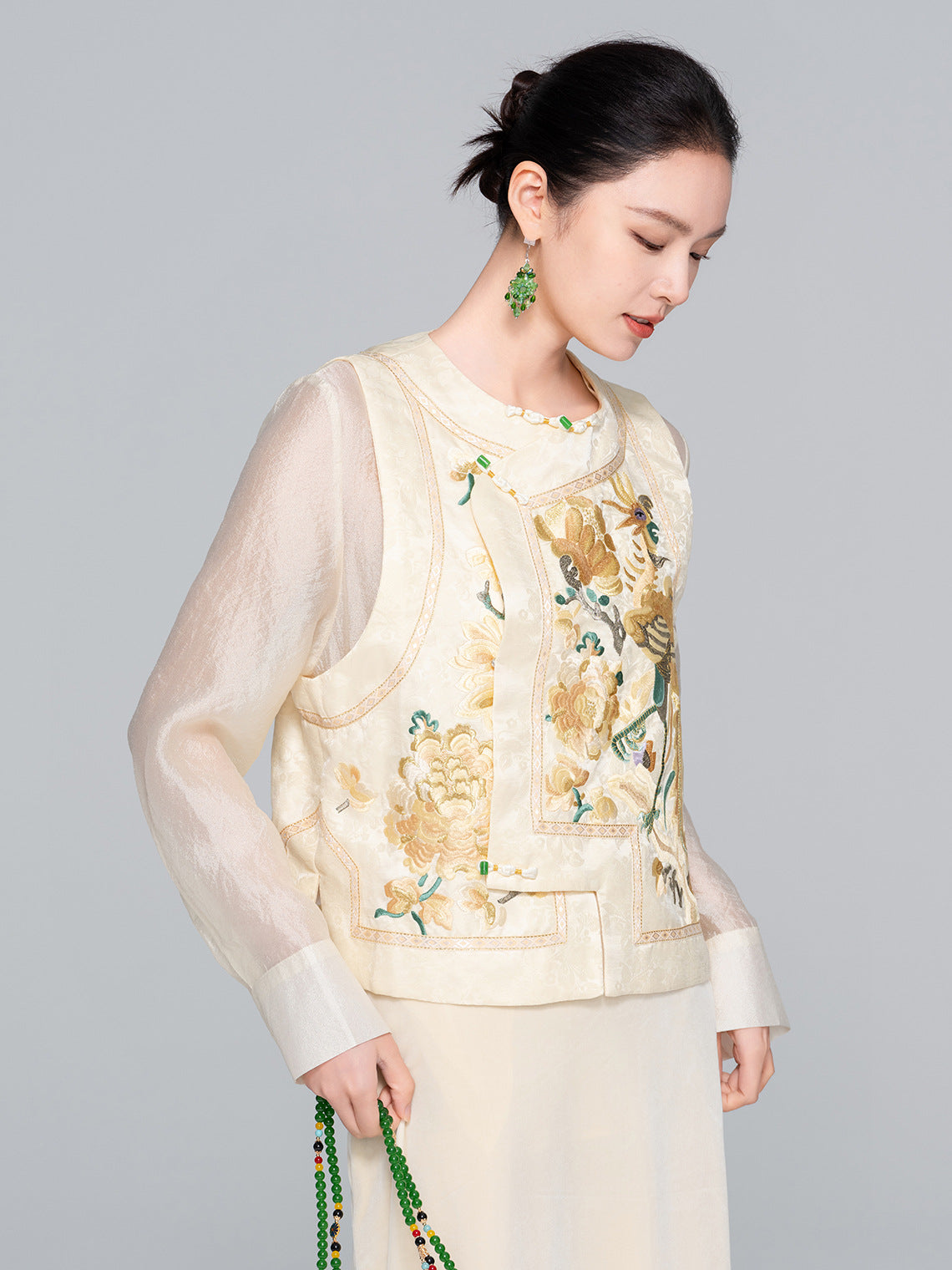 Mulberry Silk Embroidered Sleeveless Vest for Women