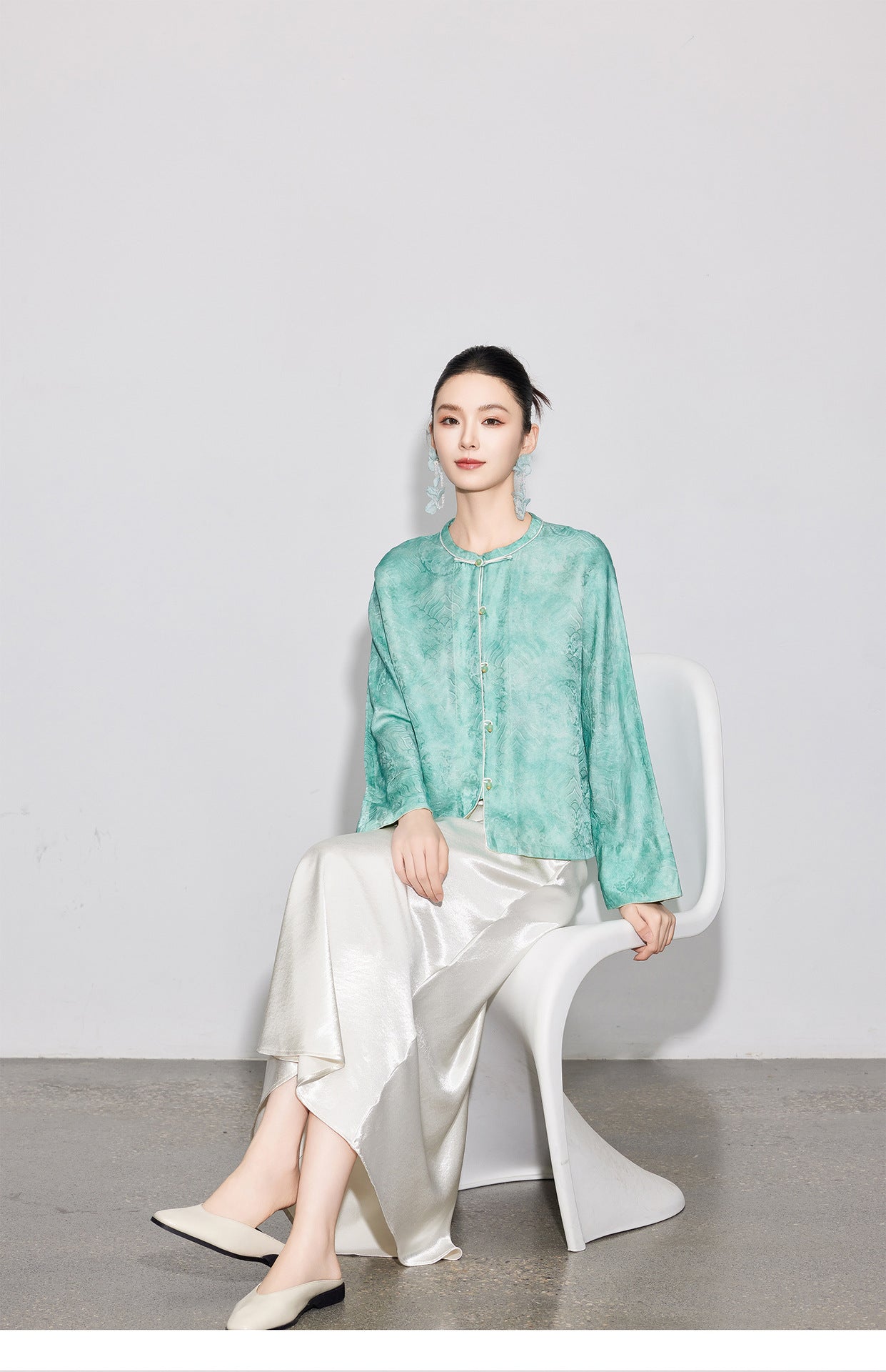 Chic High-End Diagonal Cut Satin Mermaid Skirt