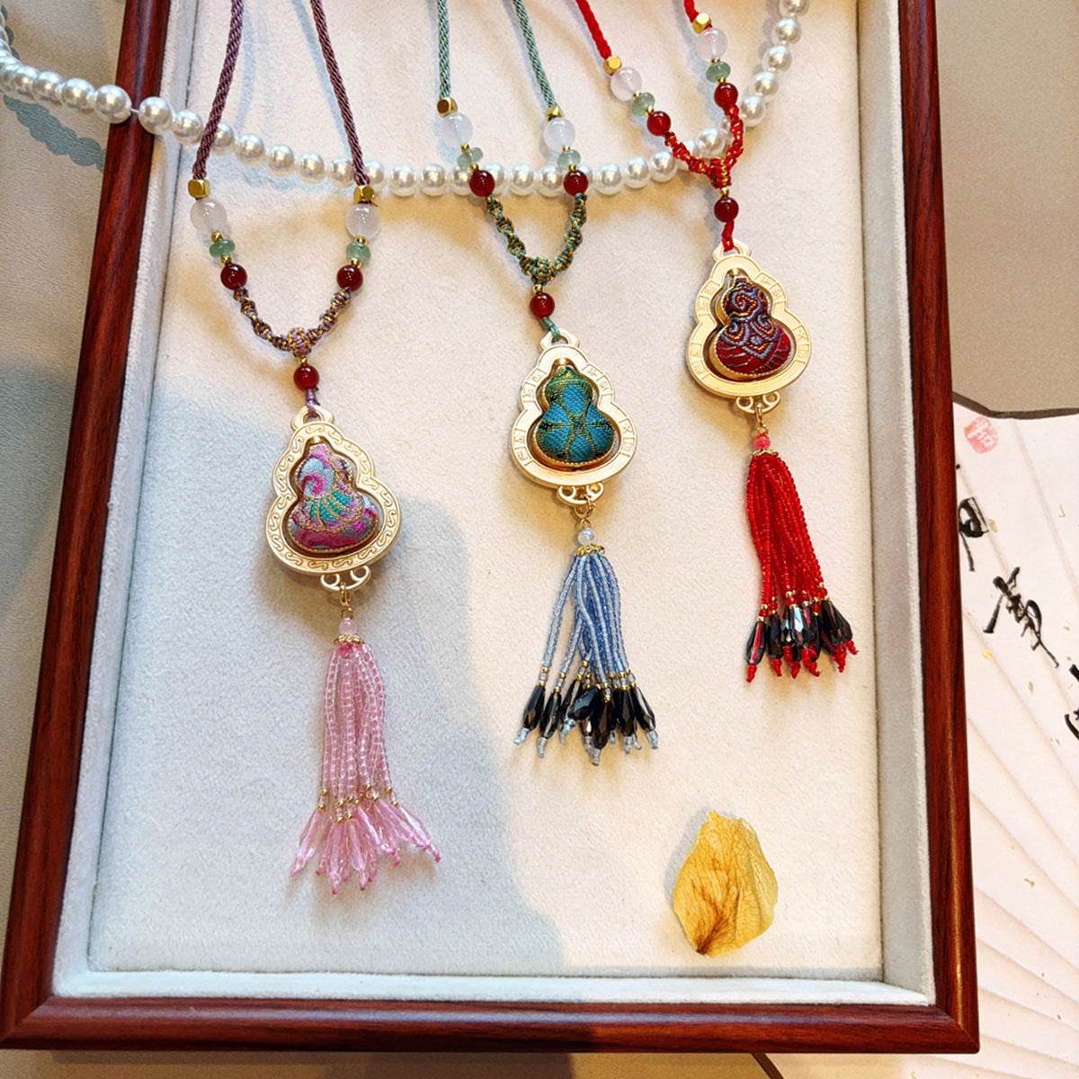 Song Brocade Gourd Pendant | Elegant Chinese Style Peace Amulet Accessory