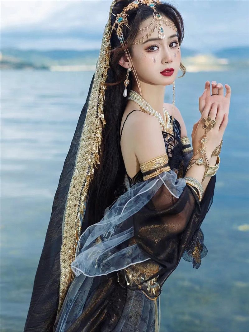 Dunhuang Feitian Hanfu — Ethereal Fairy Costume for Travel Photography