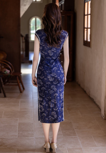 Retro Sleeveless Flocked Cheongsam – 2025 Autumn Long Dress