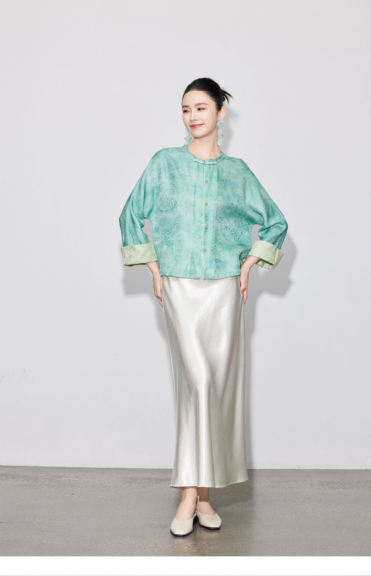 Chic High-End Diagonal Cut Satin Mermaid Skirt