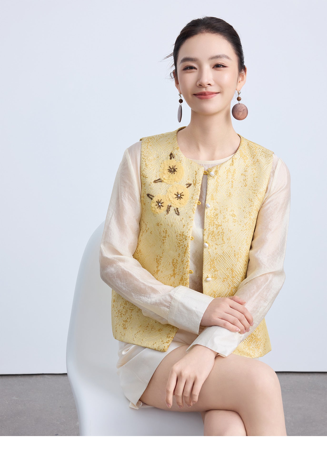 Elegant Chinese Style Sequin Embroidered Top