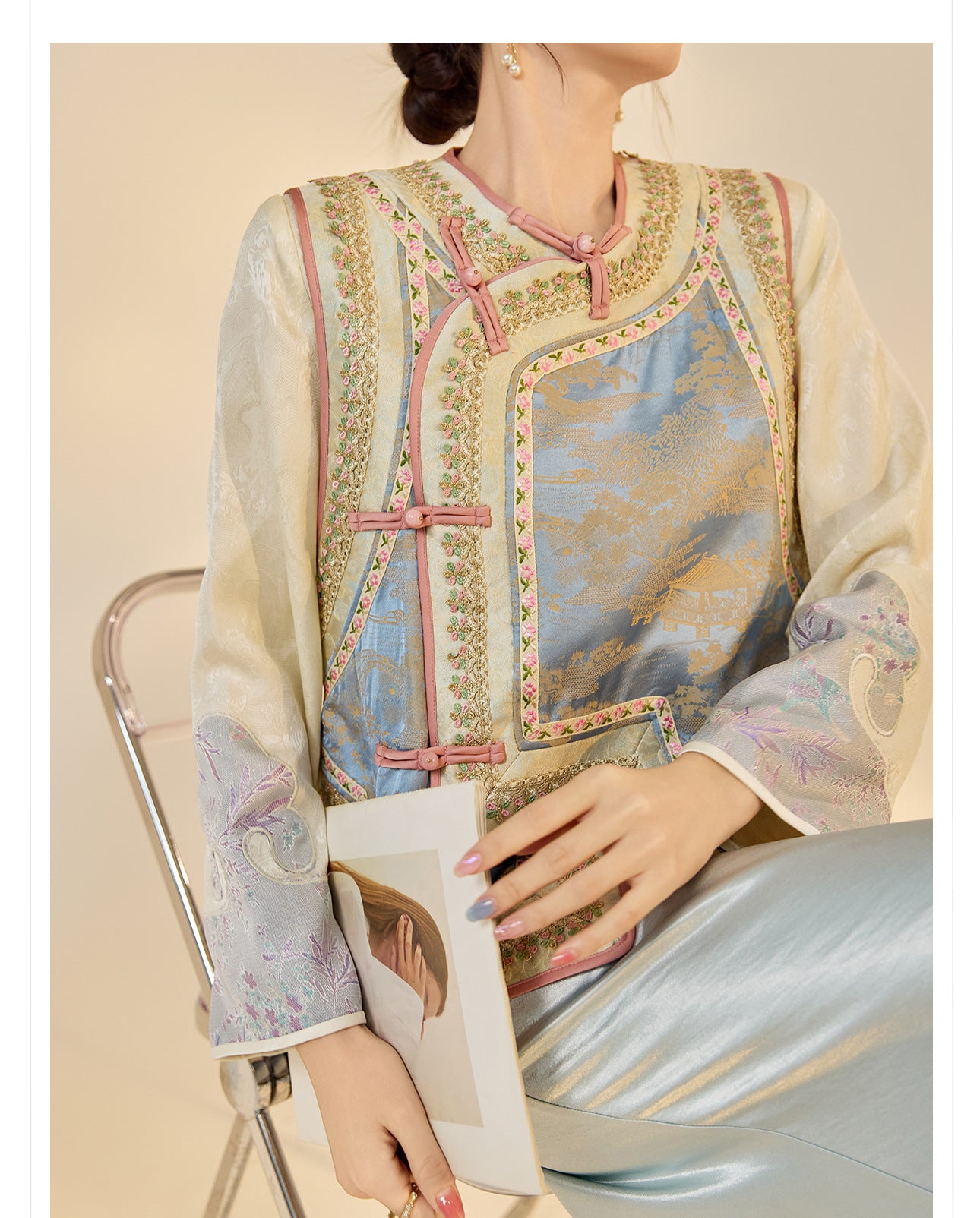 2025 New Chinese Style Elegant Jacquard Shirt | High-End Embroidered Button Top