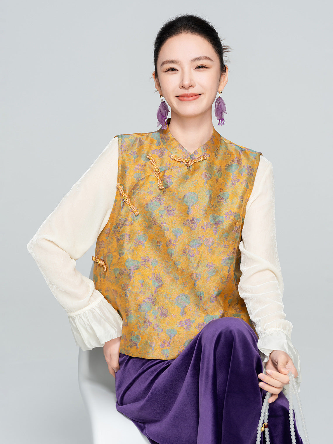 Stylish Sleeveless Vest with Stand Collar