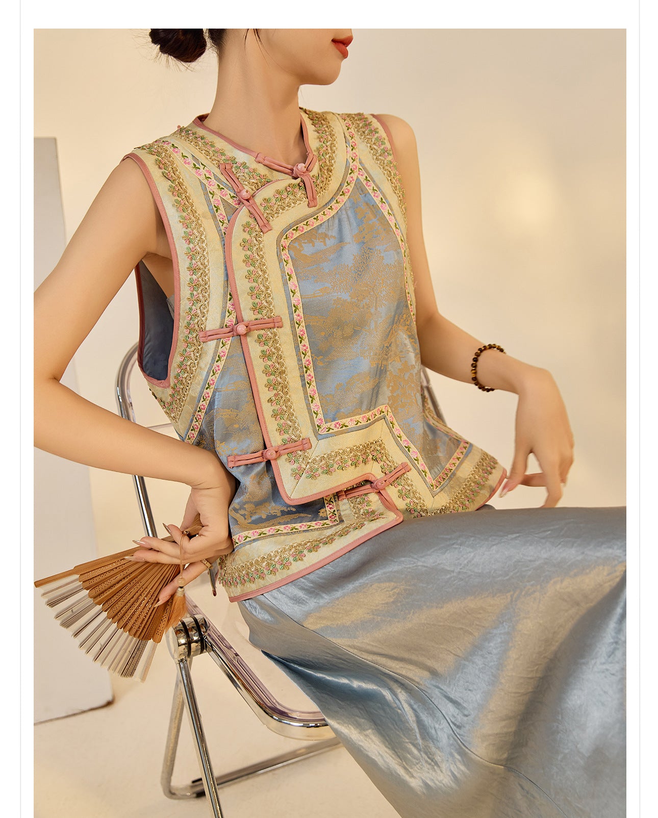 New Chinese Style Heavy Embroidery Rayon Vest for Women