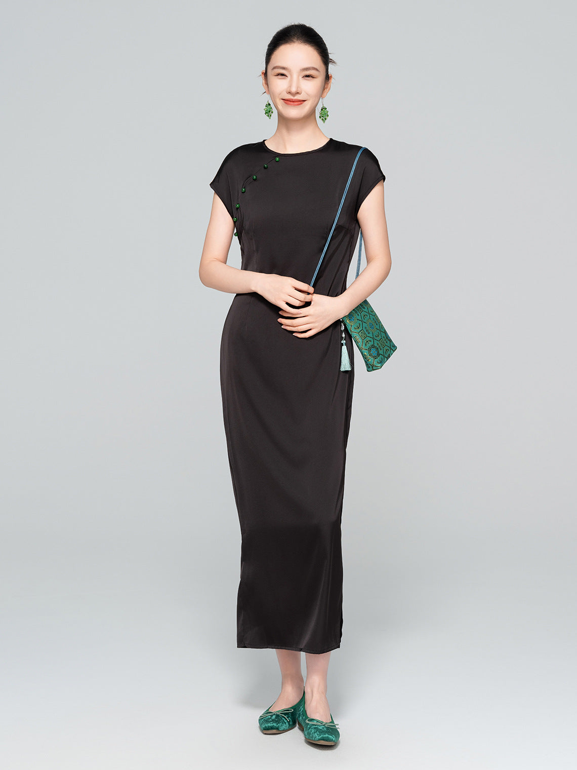 Artistic Improved Qipao – New Chinese Retro Side-Slit Dress
