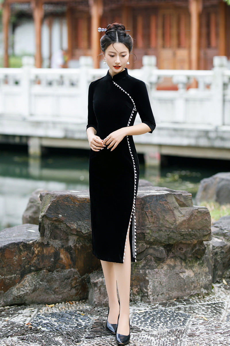 Elegant Mid-Sleeve Velvet Qipao – Burgundy Daily Dress