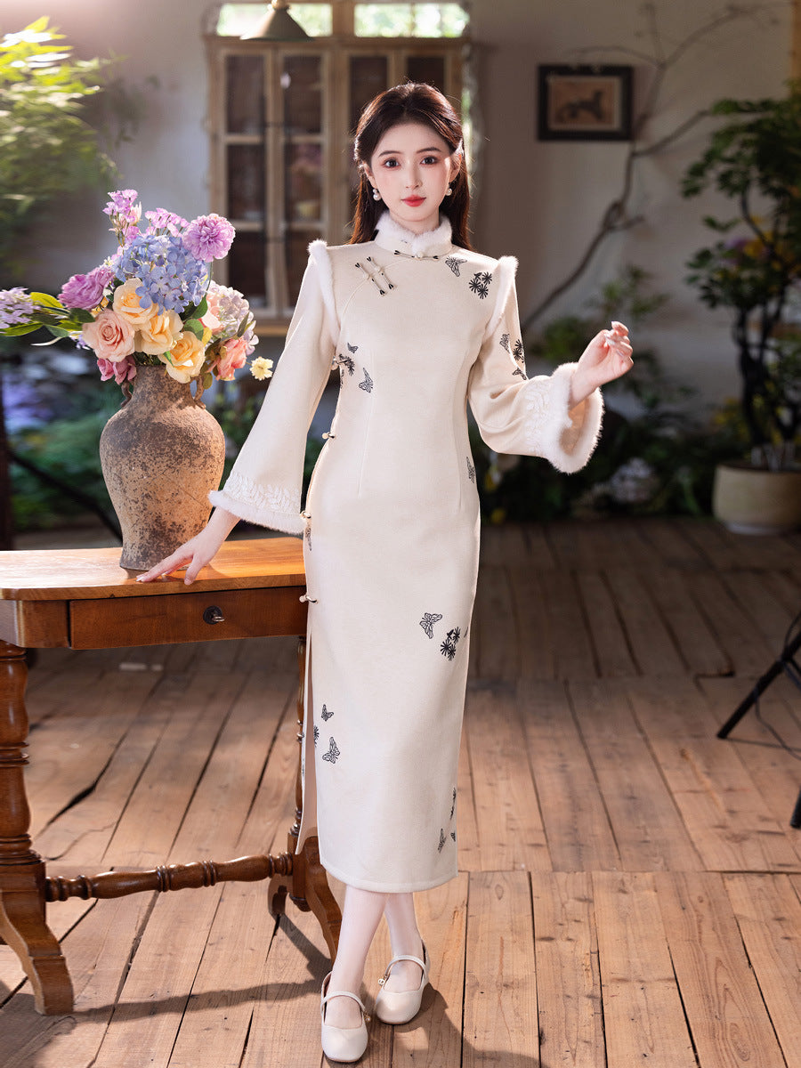 White Fleece-Lined Winter Qipao | Thickened Long-Sleeve Retro Dress 2025
