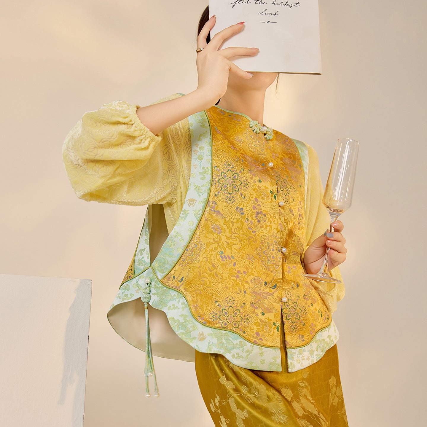 High-End Floral Embroidered Vest – Stylish Women's Top