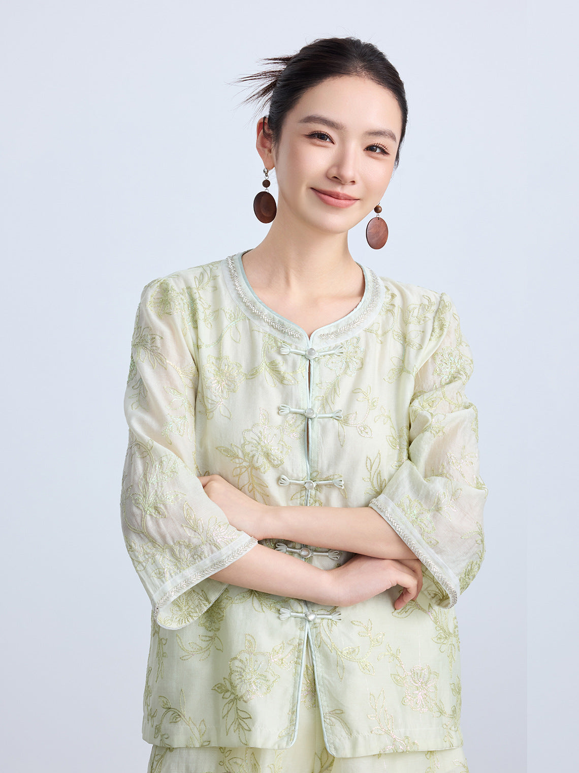 Luxury Embroidered Chinese Style Two-Piece Outfit