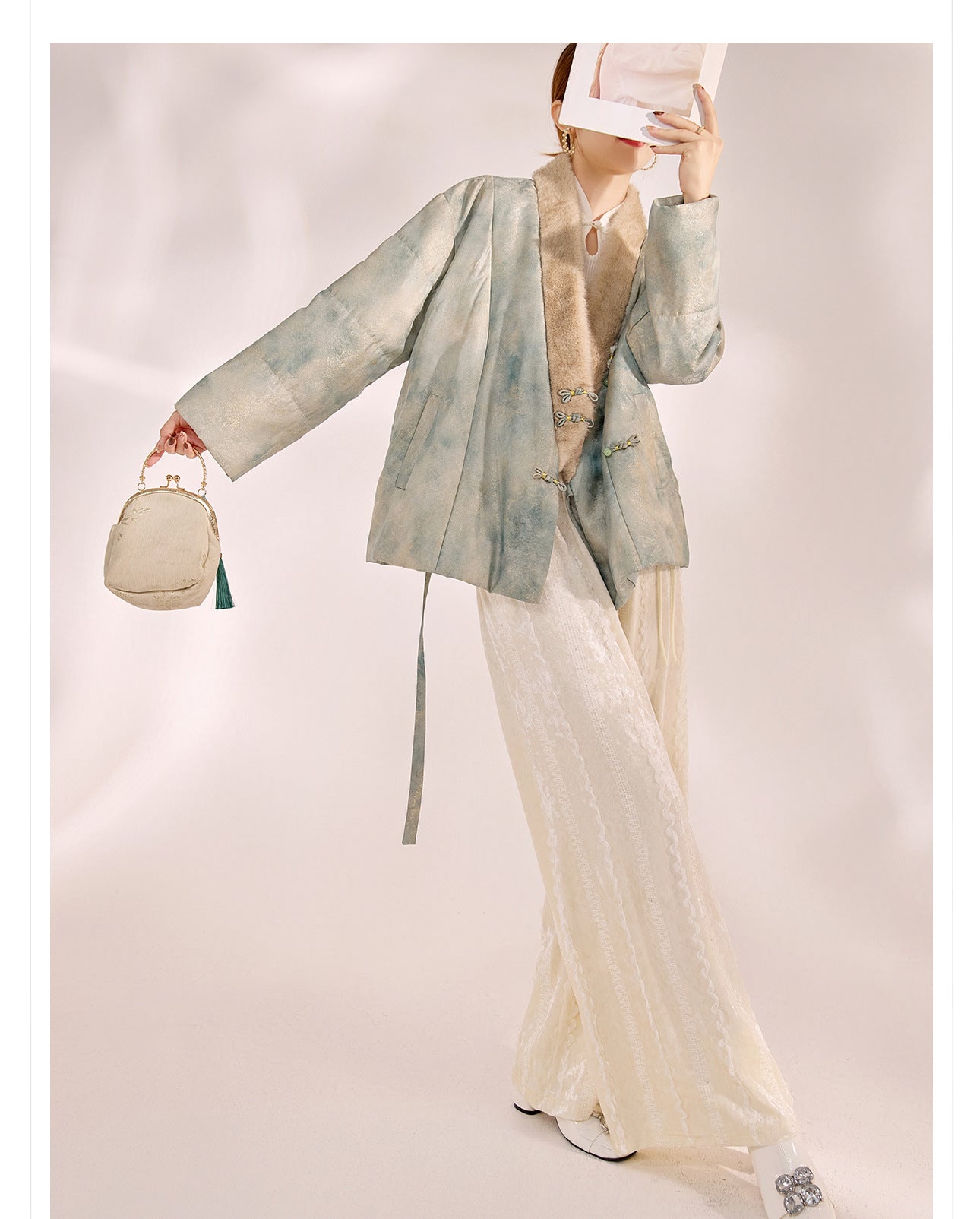 New Chinese Style Feather Collar Embroidered Cotton Jacket for Women